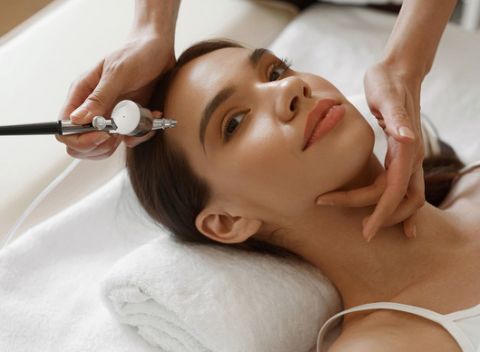 Svieža pleť vďaka kyslíkovému liftingu a diamantovej mikrodermabrázii.