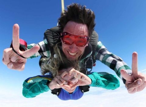 Nezabudnuteľný adrenalinový tandemový zoskok z vrtuľníka Mi8 – jediný na Slovensku!