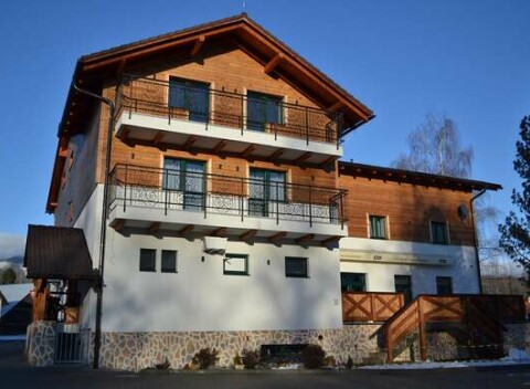 Liptov a Západné Tatry ako na dlani z Penziónu Tri Kopy*** s raňajkami