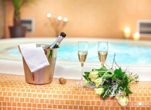 Krkonoše blízko lanovky na Sněžku: Pension Relax s raňajkami/polpenziou a wellness + bowling