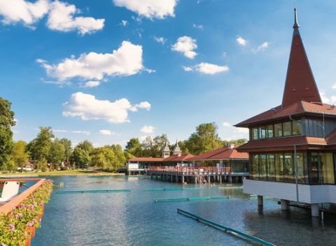 Relax pri Hévíze - najväčšom termálnom jazere sveta, s ubytovaním a wellness v hoteli Helios***
