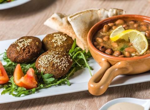 Tradičné egyptské menu (v ponuke mäsové alebo vegetariánske) pre dvoch v centre na Vysokej.