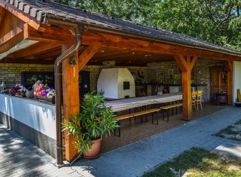 Pobyt na dve noci v nových rodinných apartmánových domoch Platán s wellness na brehu jazera.