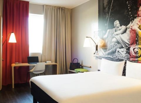 Romantický pobyt v Taliansku s komfortným ubytovaním a raňajkami v Ibis Milano Fiera****.