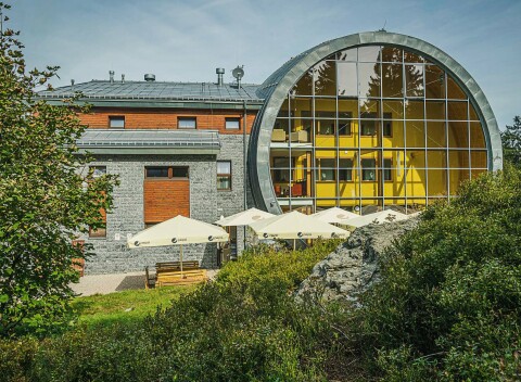 Pobyt pri Jizerských horách a Liberci v 3* Hoteli Obří Sud s polpenziou + bobová dráha a zoo