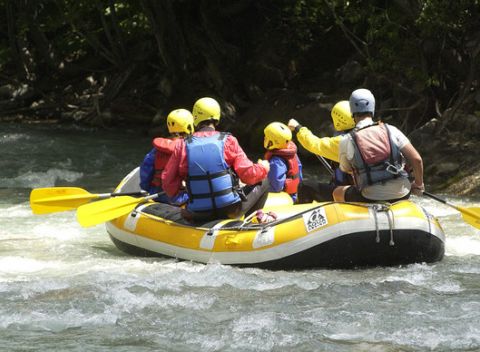 Splav rieky s inštruktorom na úseku Dlhá nad Oravou - Oravský Podzámok.