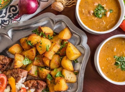 Balkánska večera pre 2 osoby v autentickej srbskej reštaurácii Vojvodina.