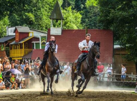 Westernové mestečko Šikland - animačné programy, divadlá, stánky a kúzelnícke vystúpenia s CK BartoTravel