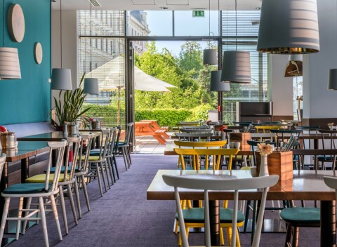 Pobyt v srdci Plzne pri pivovare: Hotel Vienna House Easy by Wyndham Pilsen **** s raňajkami + zľava na saunu