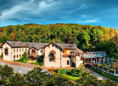 Hotel Bankov**** - Najstarší hotel na jednotku so štyrmi hviezdičkami.