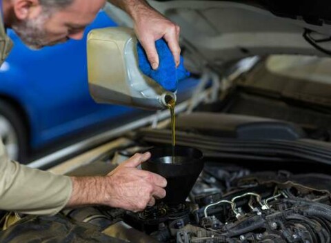Profesionálna výmena oleja a olejového filtra v autoservise Duo Team