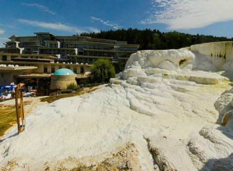 Maďarsko luxusne v Thermal Parku Egerszalók **** s polpenziou a bazénmi.