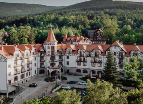 Buczyński**** Medical & SPA v krásnom prostredí poľských kúpeľov s polpenziou a wellness