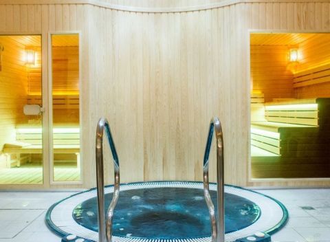 Maďarsko v zámockom hoteli pre dvoch s polpenziou, termálnym wellness a zľavami.