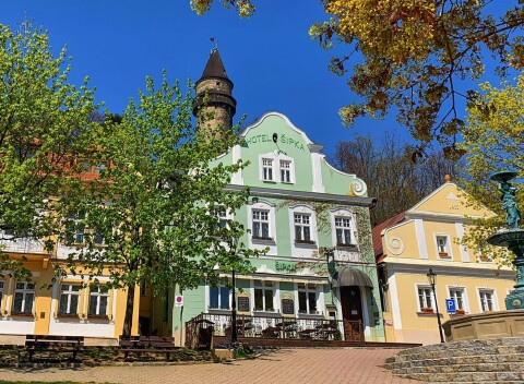 Štramberk pod Trúbou: Hotel Šipka *** s polpenziou, vínom, pivným kúpeľom, soľnou jaskyňou a masážou