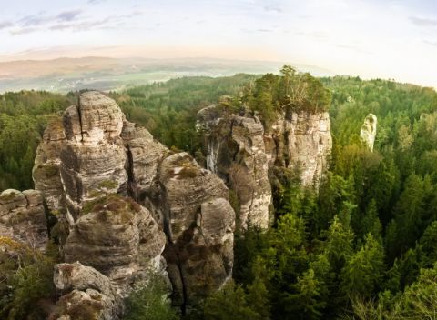 Prachovské skaly: pobyt s polpenziou v rodinnom Penzióne Vyhlídka s rozhľadňou.