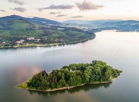 Oravské Beskydy: Wellness Hotel Tyrapol s chutnou polpenziou, bazénom a vírivkou.