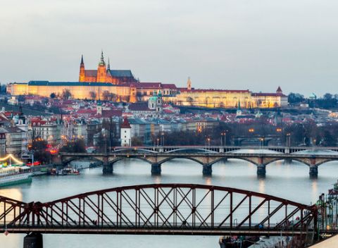 Exkluzívny pobyt v historikom centre Prahy na nábreží Vltavy medzi Národným divadlom a Vyšehradom.