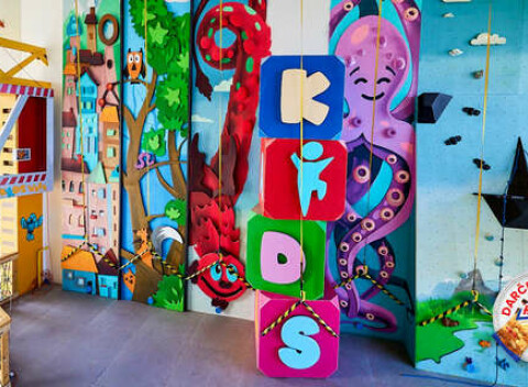 Lezenie na KidsWall s inštruktorom - lezecké dobrodružstvo pre deti do 5 rokov