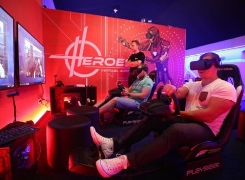 Na štart, zaradiť jednotku – pozóóór – a idééš! Preteky vo virtuálnej realite pre 1 až 3 osoby.