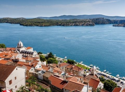 Dovolenka v Chorvátsku v letovisku Dalmácia v apartmánoch 350 metrov od pláže.