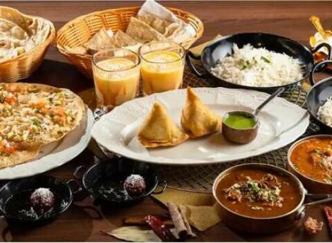 Tradičné indické menu pre 2 osoby v reštaurácii Indian Lounge - tanier plný farieb a tisíce chutí