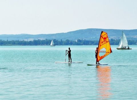 Pobyt s výhľadom na Balaton, so súkromnou plážou a neobmedzeným wellness.