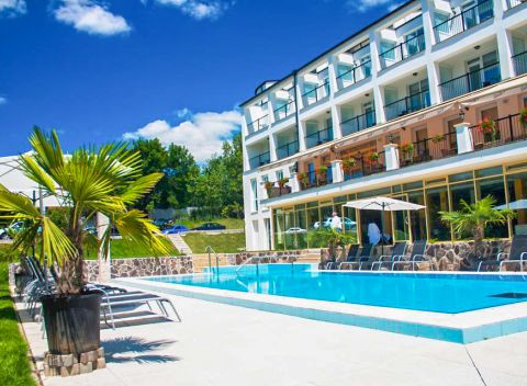 Miškolc: Calimbra Wellness Hotel **** s wellness a polpenziou + saunové seansy.