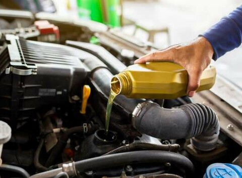 Výmena oleja a filtrov + servisná prehliadka v štýlovom autoservise Bory v Devínskej