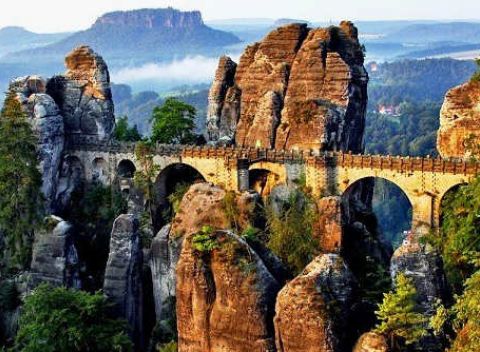 1-dňový poznávací zájazd do Nemecka so sprievodcom: Stolové hory, skalné mestá a podvečerný relax.