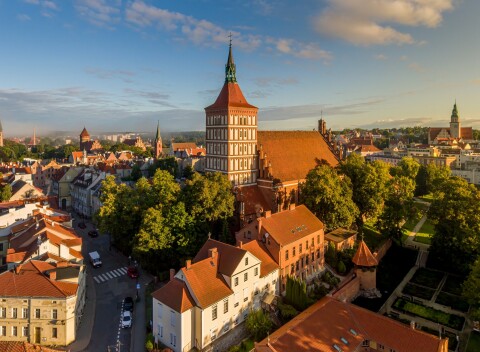 Poľsko pri Mazurských jazerách v Hampton by Hilton Olsztyn *** s polpenziou a fitness + deti do 16 r. zdarma