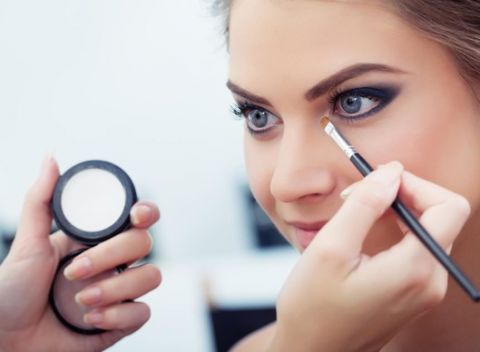 Workshopy sebalíčenia s profesionálnym portrétovým fotením a dôrazom na individuálny prístup.