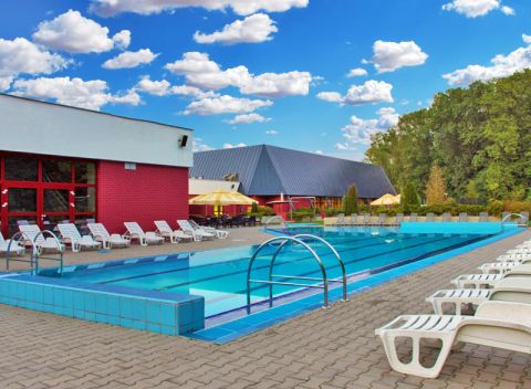 Letná rozprávka na Opavsku v hoteli pri zámku Hradec nad Moravicí s bazénom a wellness, dieťa zdarmo.