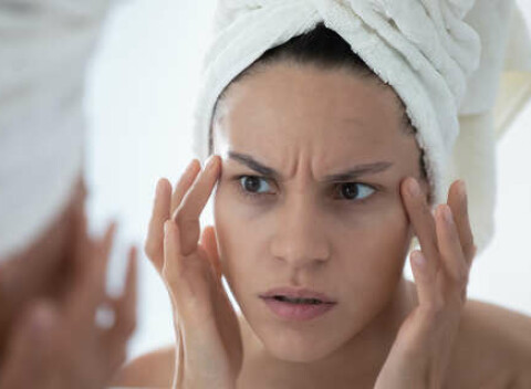 Odstránenie mimických vrások alebo potenia v oblasti podpazušia či dlaní botulotoxinom