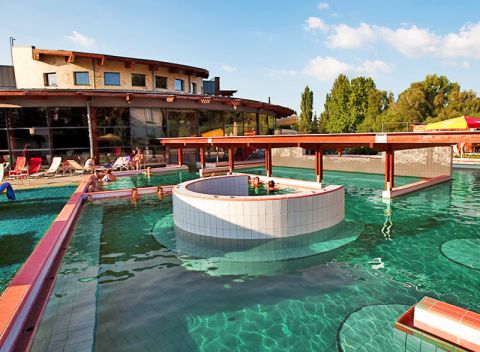 Maďarský klenot Győr v hoteli s neobmedzeným wellness a polpenziou, varianty so vstupom do termálov.
