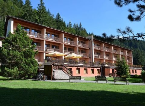 Relax v hoteli Podjavorník s wellnessom priamo v horách s výbornou možnosťou turistiky.