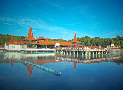 Čarovný Hévíz v hoteli s neobmedzeným wellness, vstupom do termálneho jazera a polpenziou.