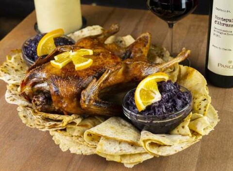 Kačka pre 2 až 4 osoby na Klariskej vo Farmárskom grile