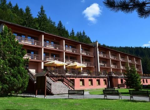 Relax v hoteli Podjavorník s wellnessom priamo v horách s výbornou možnosťou turistiky.