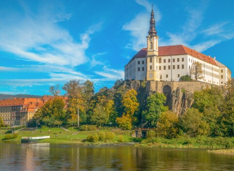Pobyt blízko zámku a aquaparku: Hotel S-centrum Děčín **** s raňajkami/polpenziou a možnosťou relaxu aj športu