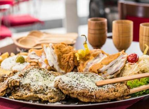 Misa rezňov s prílohami pre 2 osoby alebo pre 4 - 5 osôb