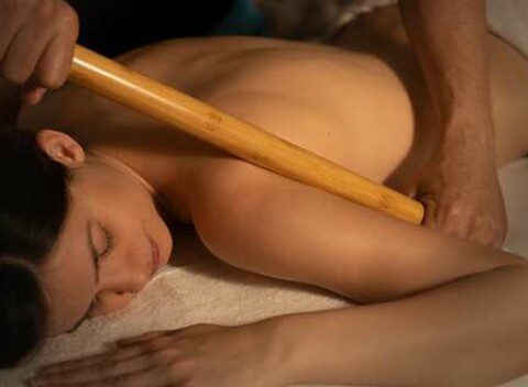 Bambusové masáže v jedinečnom salóne Kireina relaxing spot Fusion & Ayurvedic massage v Bratislave