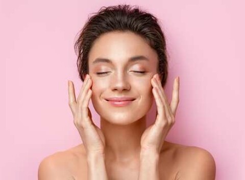 Ošetrenie technológiou BIOWAVE, prístrojová aplikácia aktívneho séra alebo ošetrenie luxusnou maskou