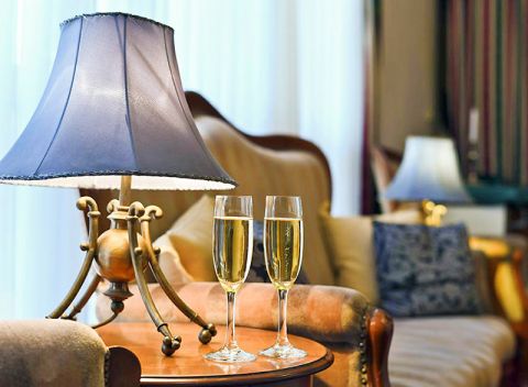 Romantický Eger v hoteli v srdci mesta s neobmedzenou konzumáciou vína a s polpenziou.