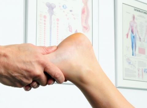 Reflexná masáž chodidiel - až 40/60 minút, ktoré blahodárne stimulujú orgány v celom organizme.