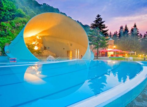 Jaskynné kúpele Miškolc s ubytovaním v Calimbra Wellness Hotel **** s wellness a polpenziou.
