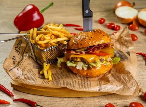 Kráľovský, samuraj alebo kurací - tri obľúbené burgre v Kráľovskom dvore