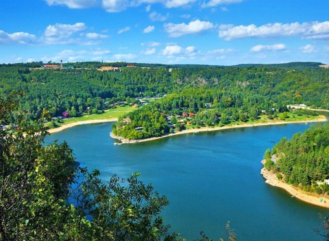 Odpočinková južná Morava pri Vranovskej priehrade v penzióne s bazénom so slanou vodou a polpenziou.