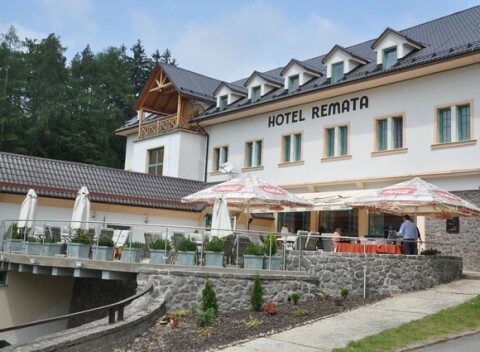 Horský hotel REMATA***: Rekonštrukcia Horského hotela Remata umožňuje ponúknuť to najlepšie z horského dobrodružstva a komfortu.