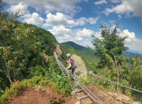 Via ferraty Skalka pri Kremnici s najdlhším lanovým mostom na Slovensku s certifikovaným sprievodcom